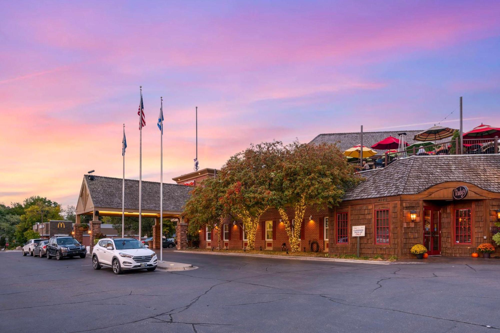 Best Western Plus White Bear Country Inn White Bear Lake Exterior photo